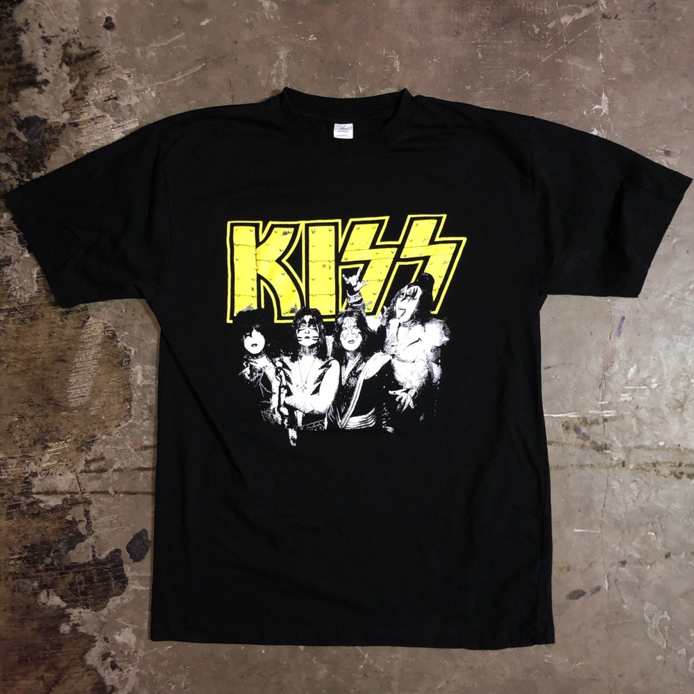 LARGE KISS TEE